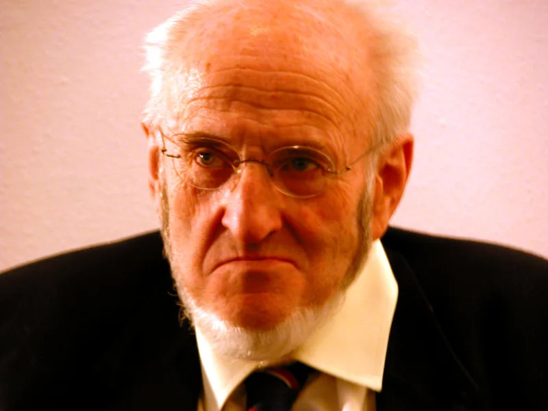 Álvaro Pombo — Imagen principal