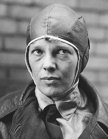 Amelia Earhart — Imagen principal
