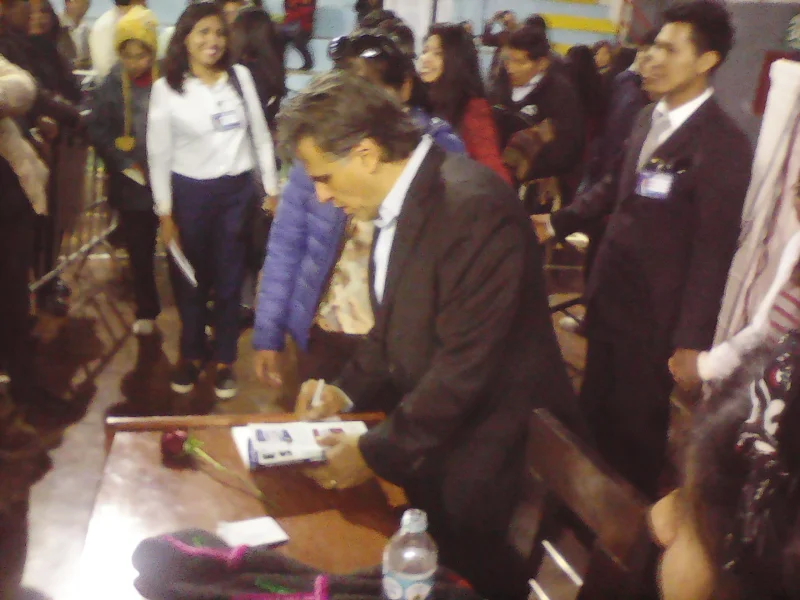 Carlos Cuauhtémoc Sánchez — Imagen principal