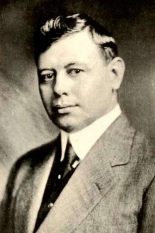 Carlos Loveira — Imagen principal