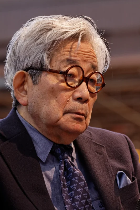 Kenzaburō Ōe — Imagen principal