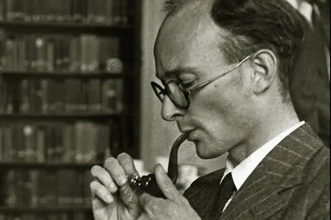 J. L. Austin — Imagen principal
