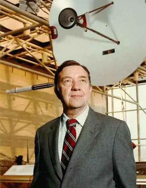 James Van Allen — Imagen principal