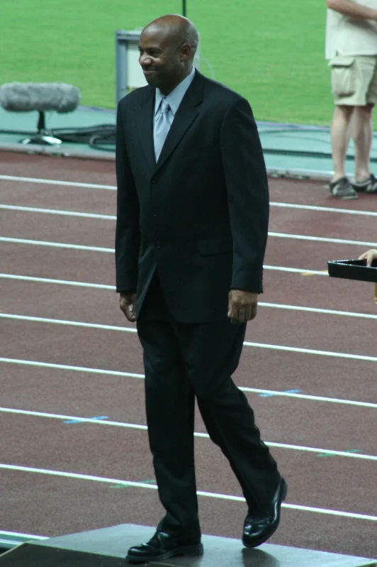 Mike Powell — Imagen principal