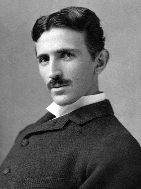 Nikola Tesla — Imagen principal