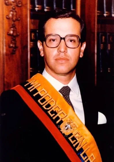 Osvaldo Hurtado Larrea — Imagen principal