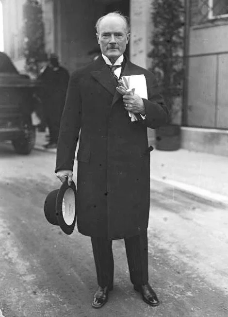 Gustav Krupp — Imagen principal
