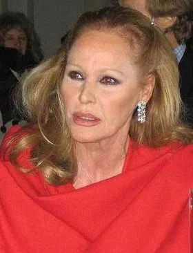 Ursula Andress — Imagen principal