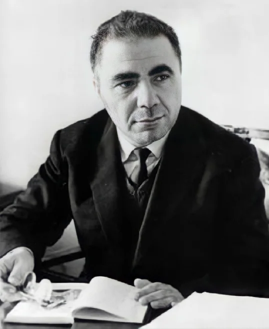 Víktor Hamazaspi Hambardzumyan — Imagen principal