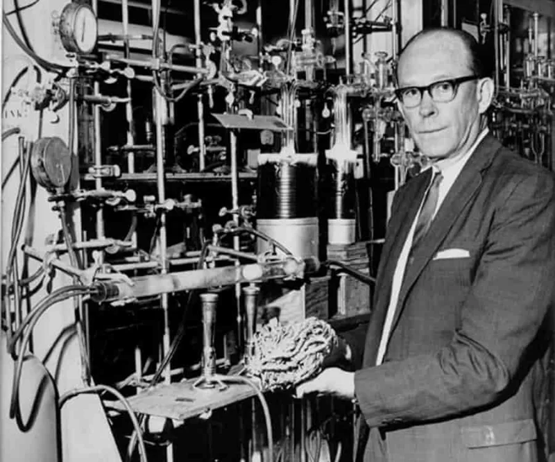 Willard Libby — Imagen principal