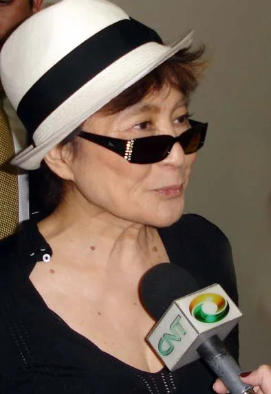 Yoko Ono — Imagen principal
