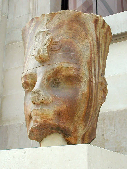 Amenofis III — Imagen principal