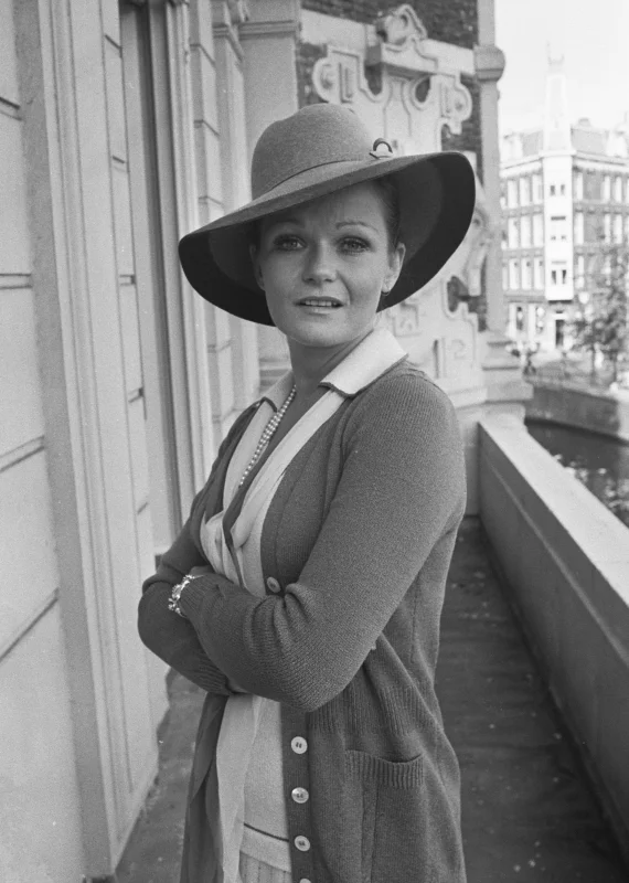 Valerie Perrine — Imagen principal