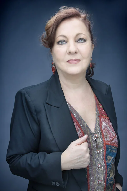 Carmen Linares — Imagen principal