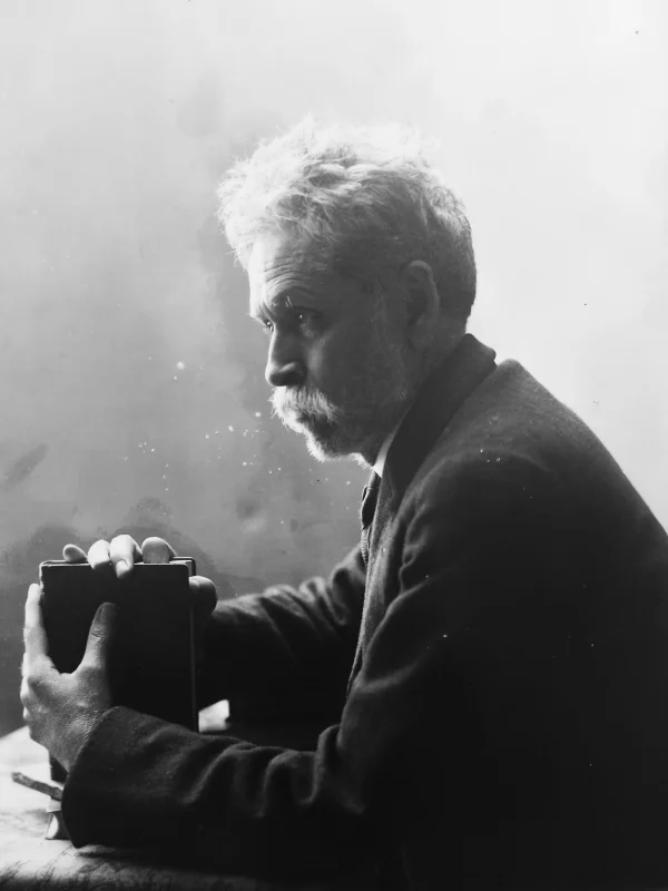 Romualdo García — Imagen principal