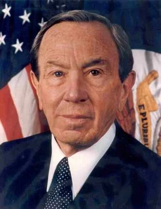 Warren Christopher — Imagen principal