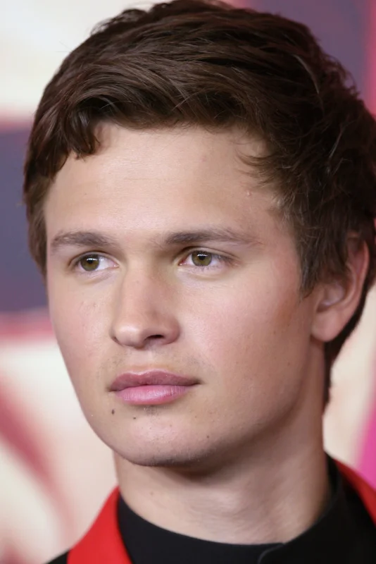 Ansel Elgort — Imagen principal