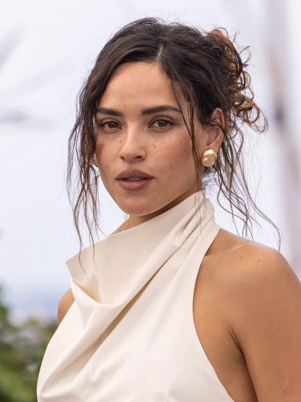 Adria Arjona — Imagen principal