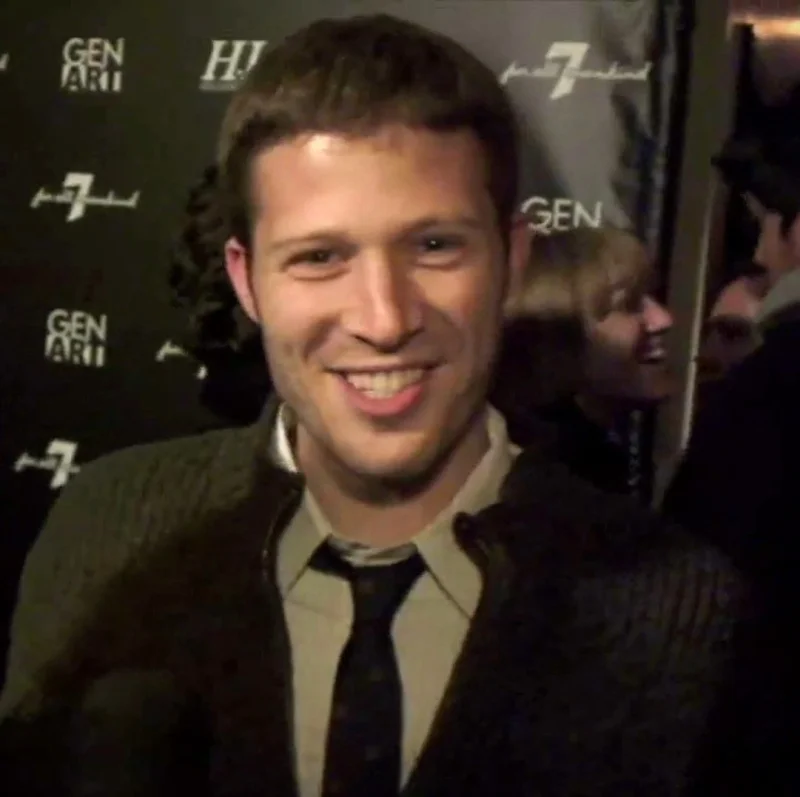 Zach Gilford — Imagen principal