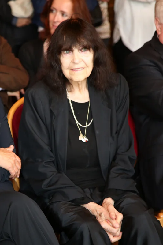 Friederike Mayröcker — Imagen principal