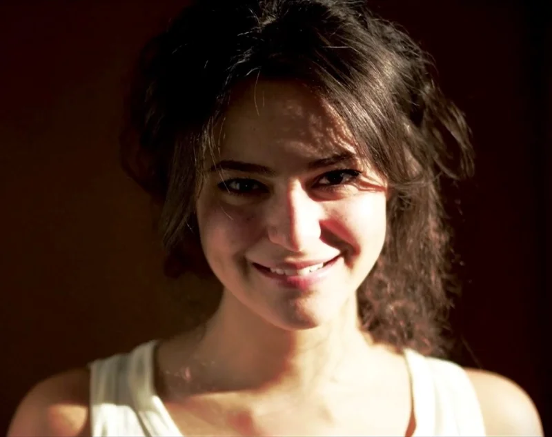 May Calamawy — Imagen principal