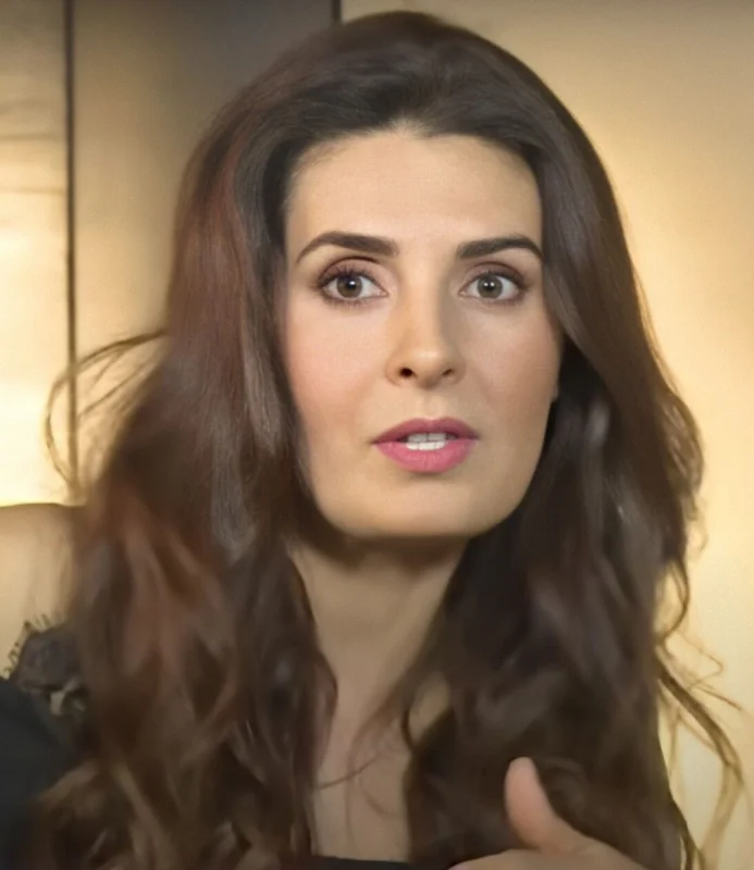 Mayrín Villanueva — Imagen principal