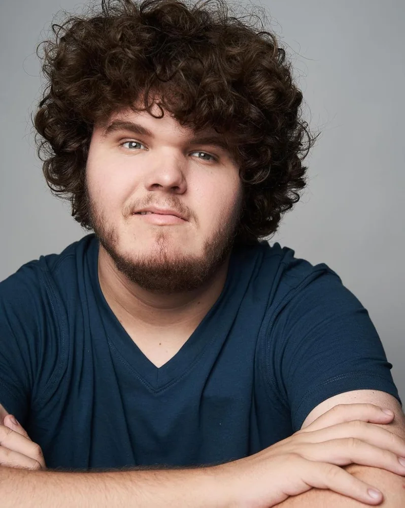 Aidan Delbis — Imagen principal