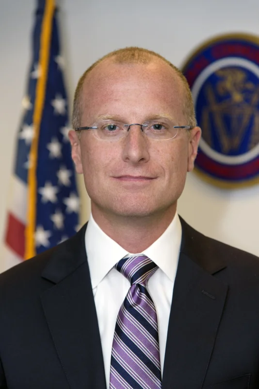 Brendan Carr — Imagen principal